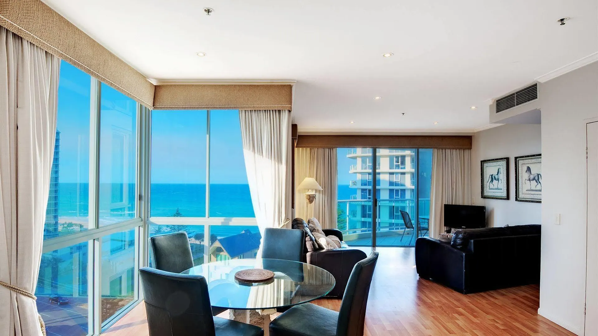 Aparthotel Pacific Views 4*