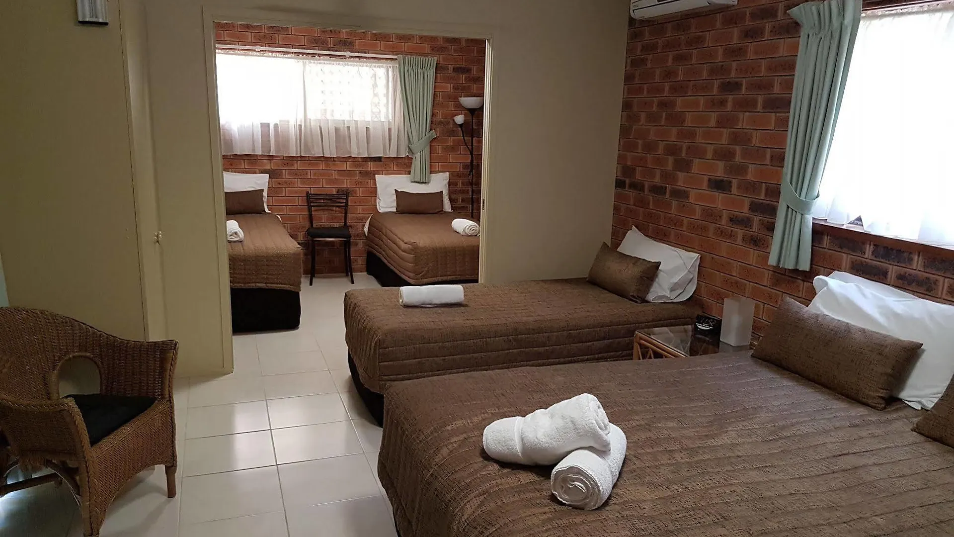 Airport - Only 300 Meters To Airport Terminal Gold Coast