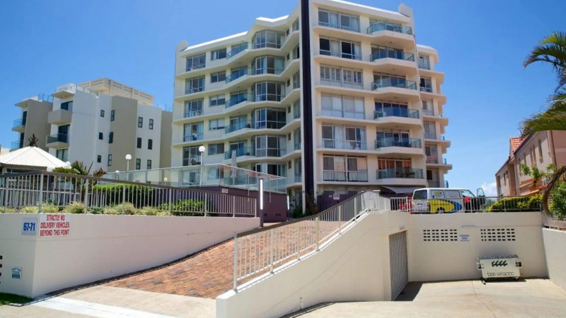Foreshore Beachfront 3*