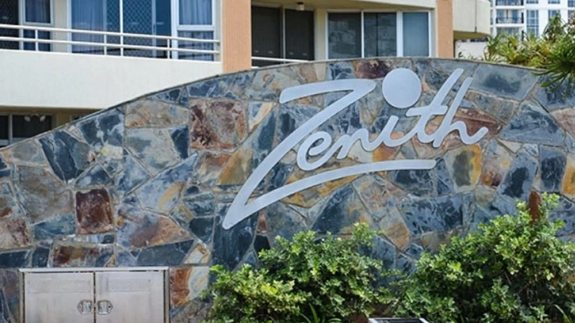 Zenith Ocean Front 3*