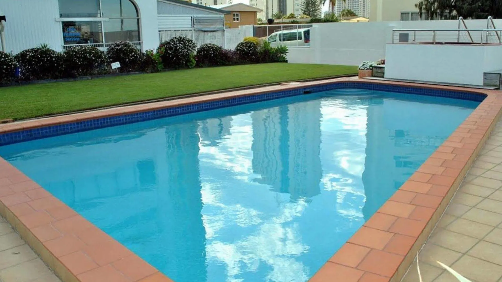 The Shore - Beachfront 3*