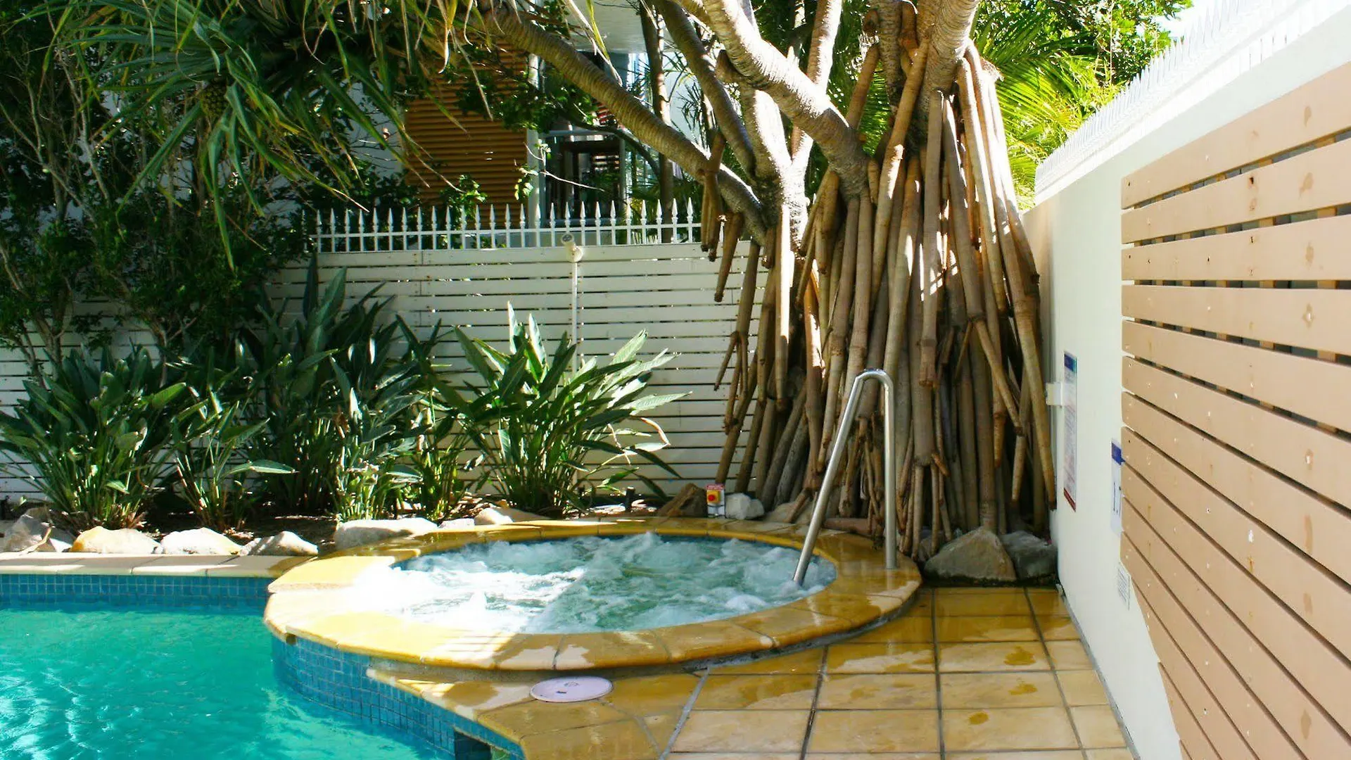 Indigo Blue Aparthotel Gold Coast