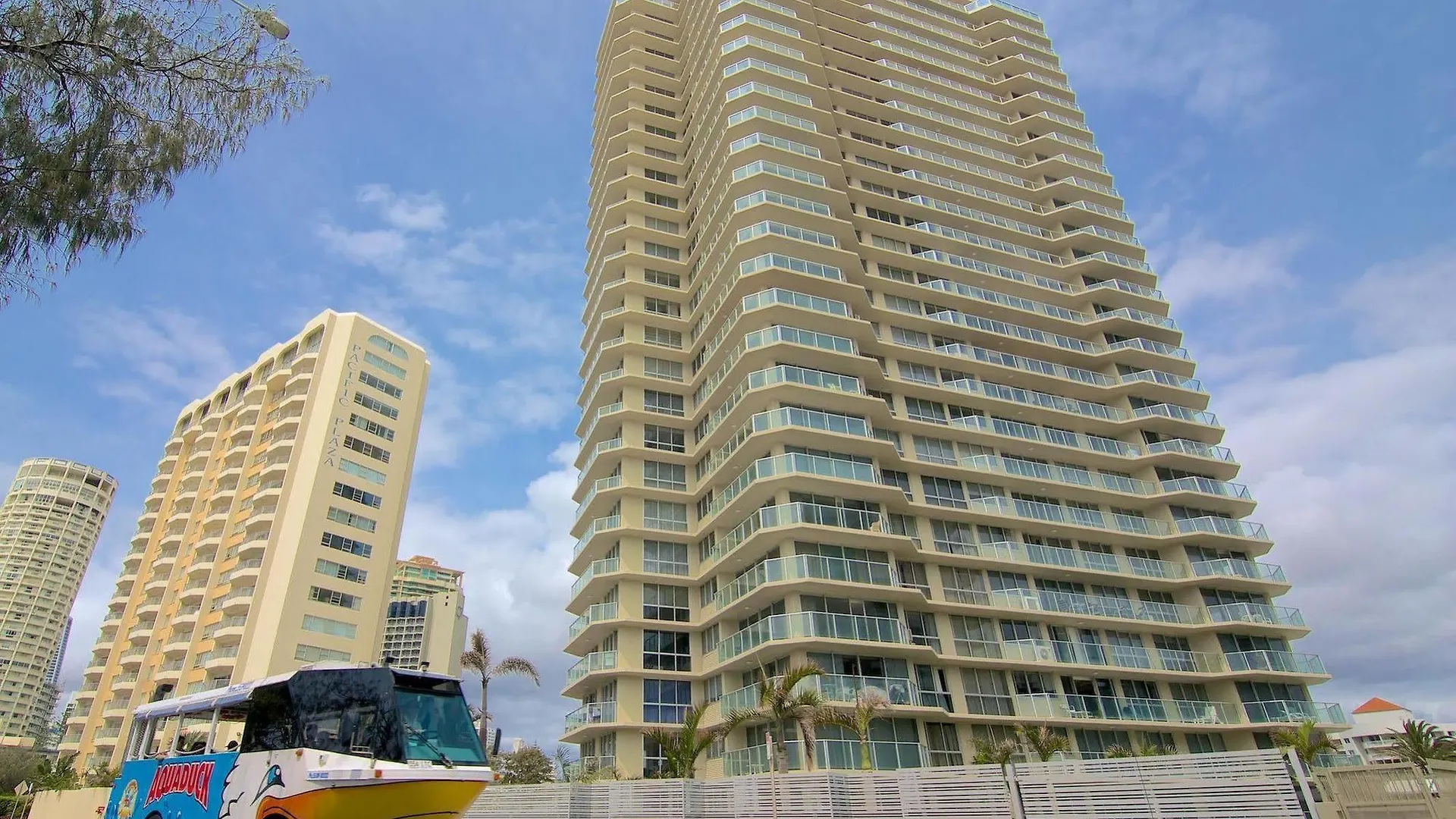 Hi Surf Beachfront 4*