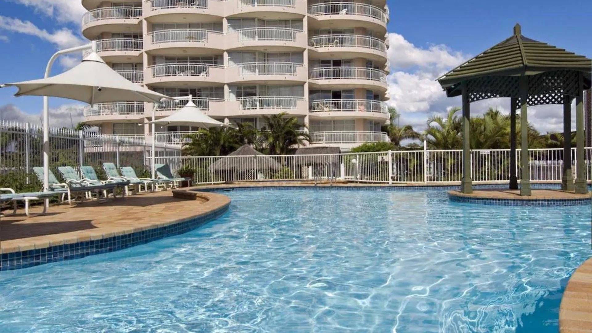 2nd Avenue Beachside 4*