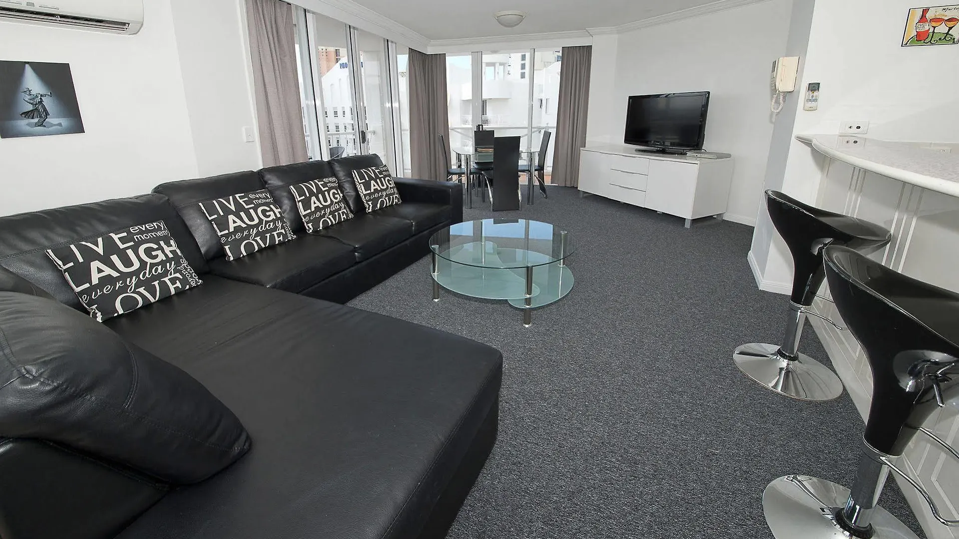 Broadbeach Aparthotel 4*