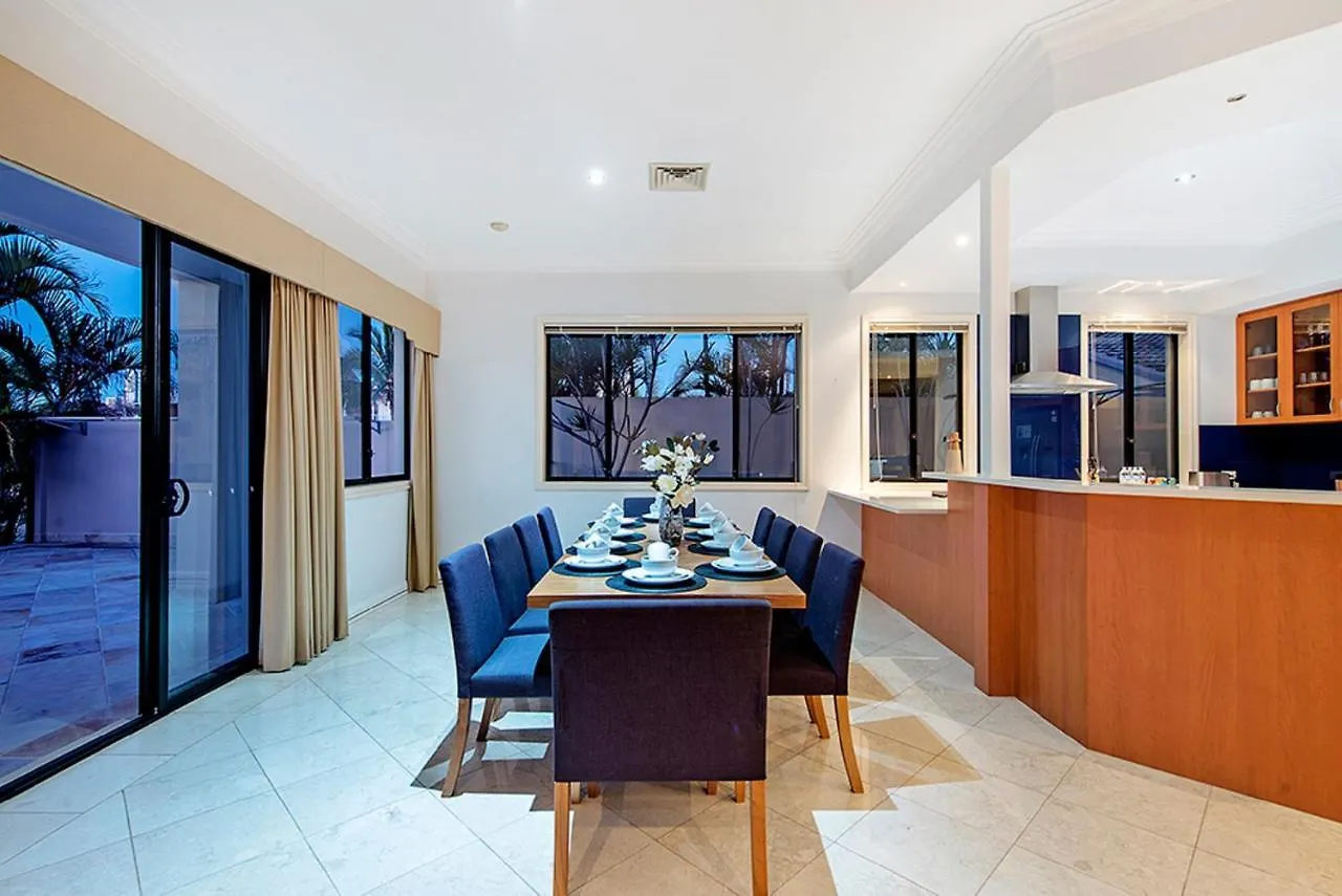 Holidays House Almafi Drive Surfers Paradise *