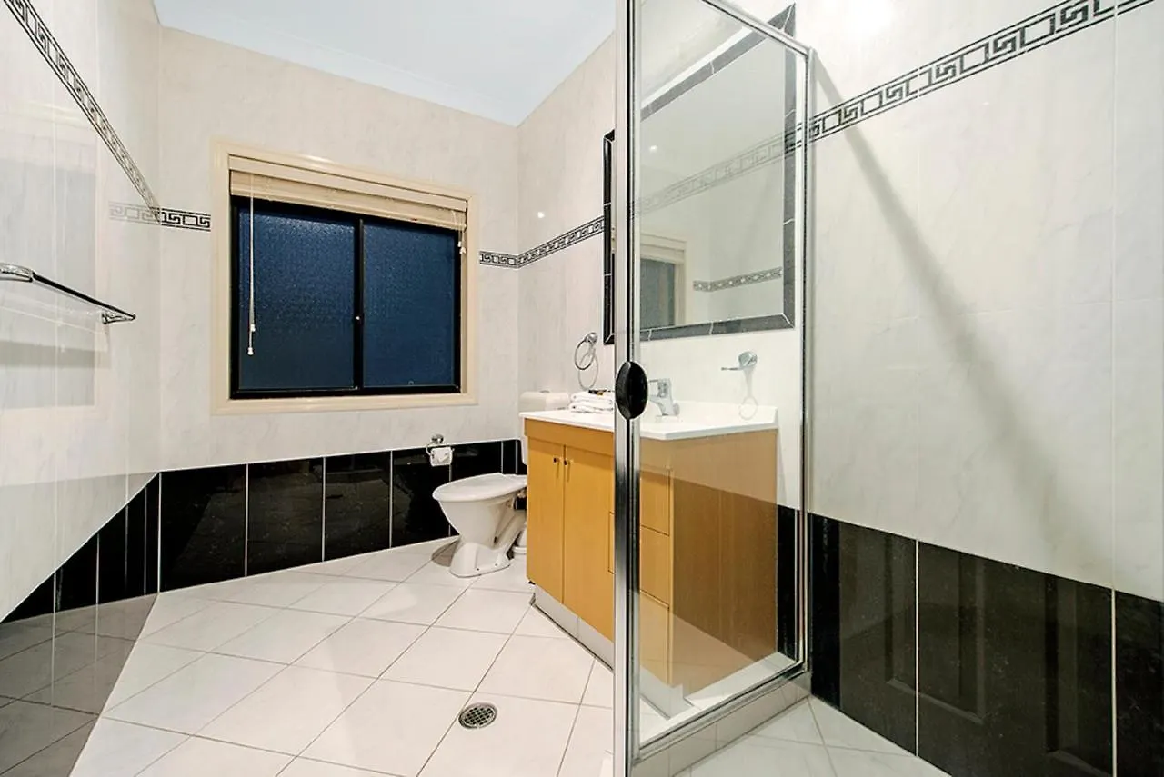 Holidays House Almafi Drive Surfers Paradise 度假居 *