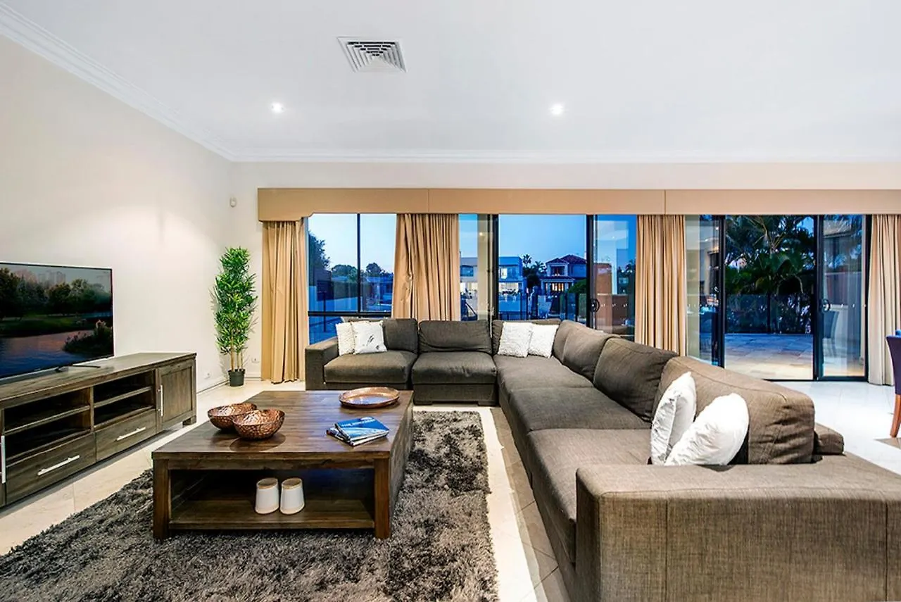 Holidays House Almafi Drive Surfers Paradise 度假居 *