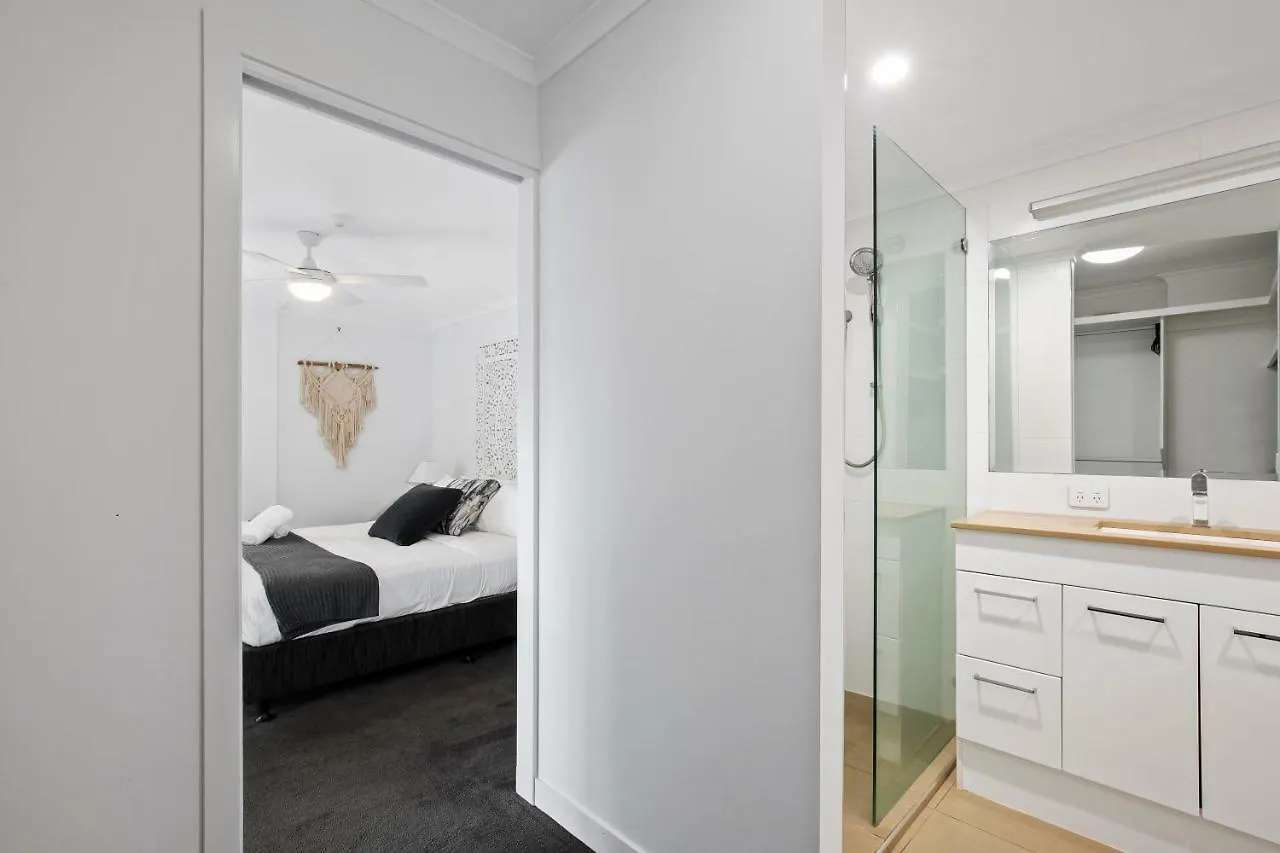 Narrowneck Court Apartahotel Gold Coast