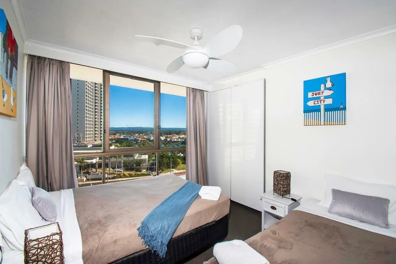 Aparthotel Seacrest Beachfront Surfers Paradise
