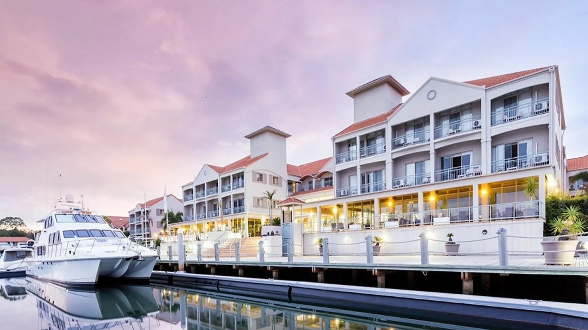 Hope Harbour Hotel Gold Coast
