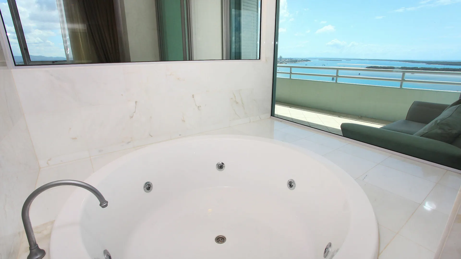 Grand Apartment Gold Coast