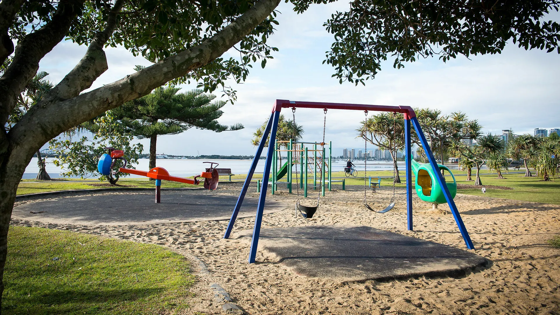 Golden Shores Club