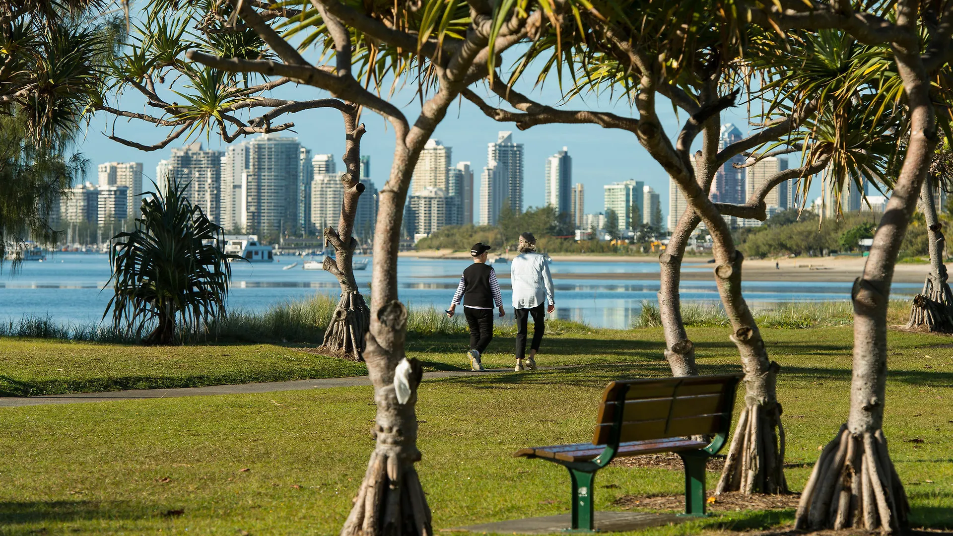 Golden Shores Club *
