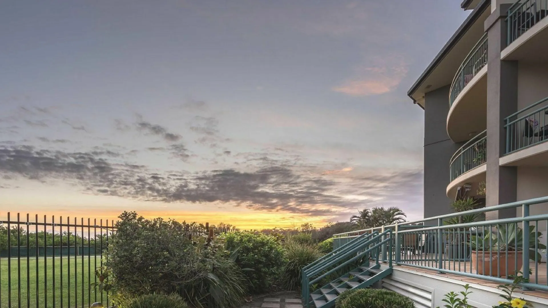 Currumbin Sands On The 4* Gold Coast
