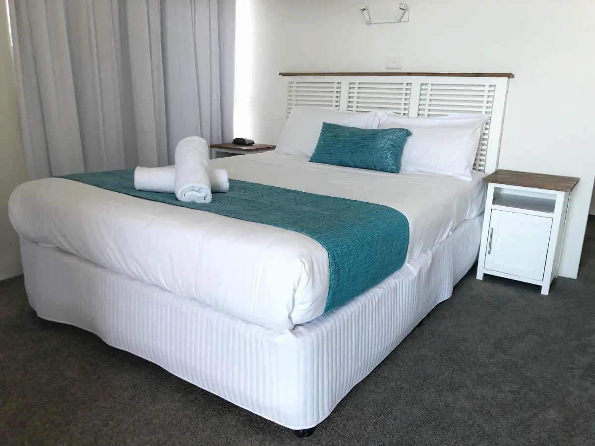 Foreshore Beachfront 3*