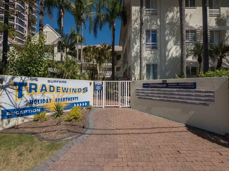 Surfers Tradewinds מלון 3*