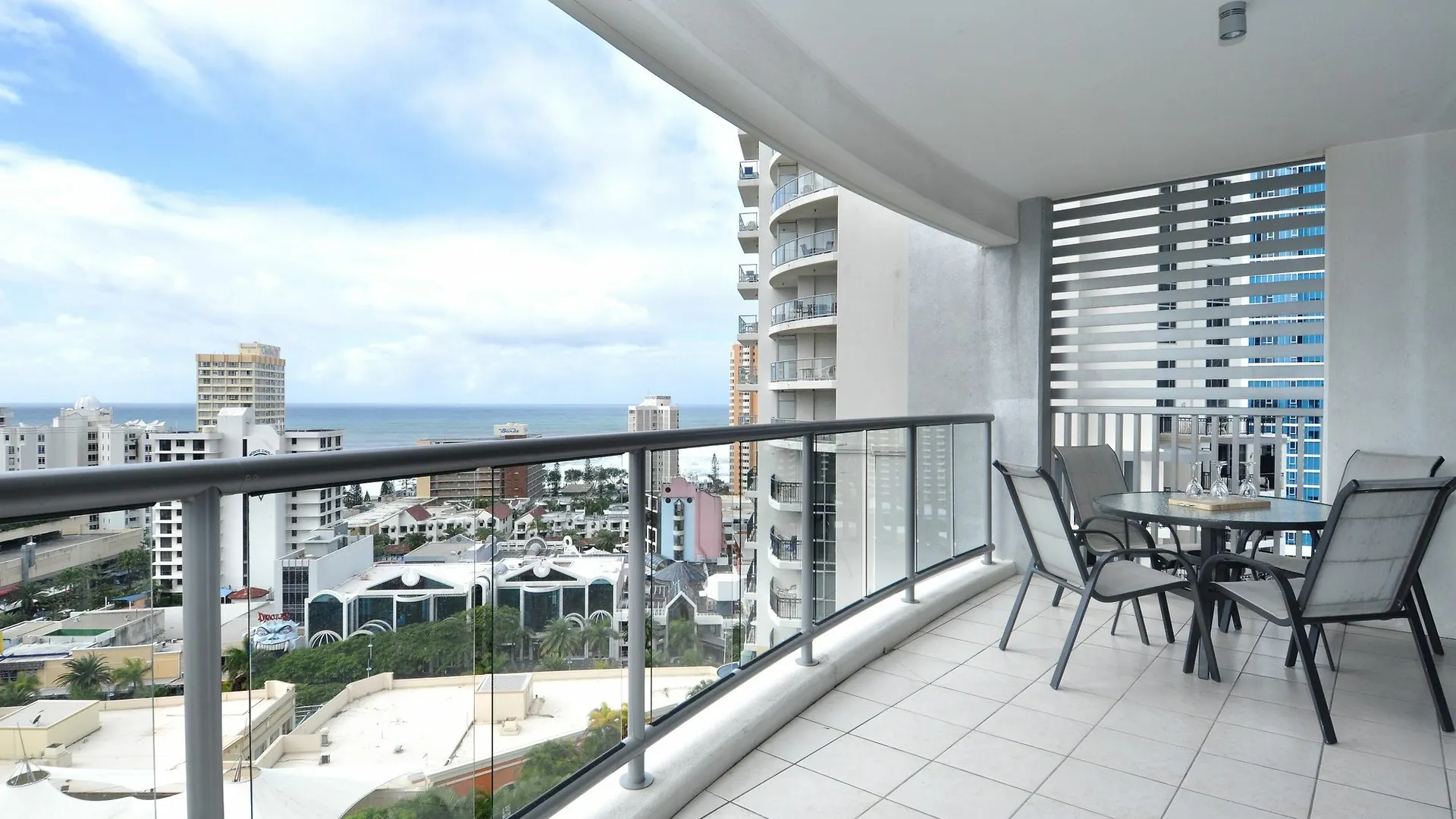 Chevron Renaissance - Hr Surfers Paradise Голд-Кост