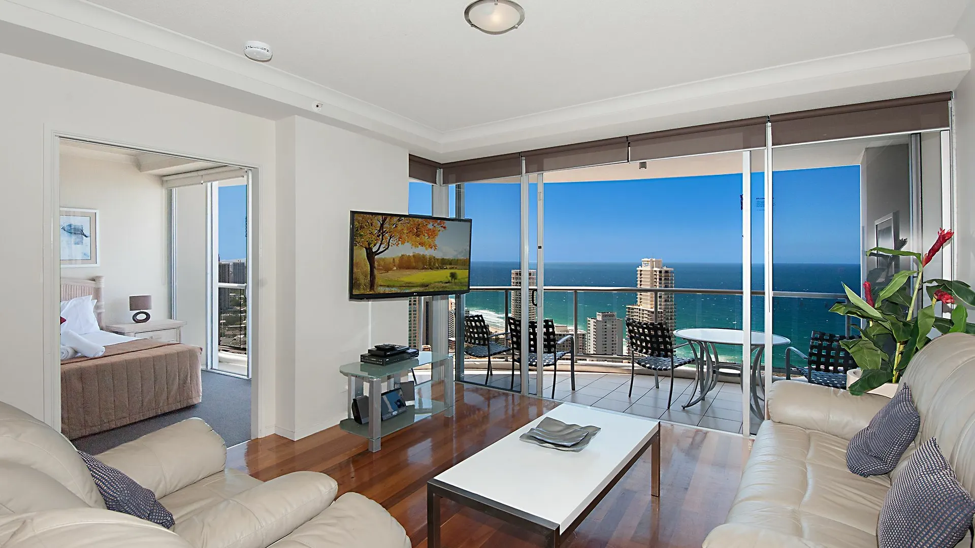 Chevron Renaissance - Hr Surfers Paradise