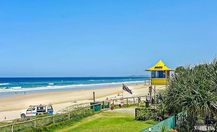 Beachfront Beauty! ゴールドコースト