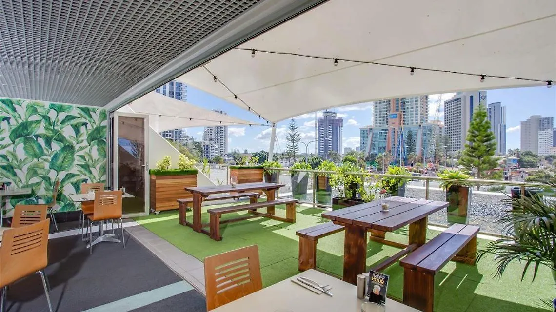 Studio With Ocean View In Mantra At Surfers Paradise L9