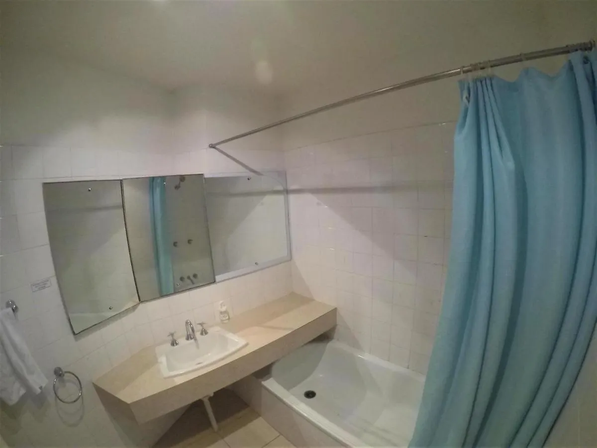 Aloha Surfers Paradise! Apartamento