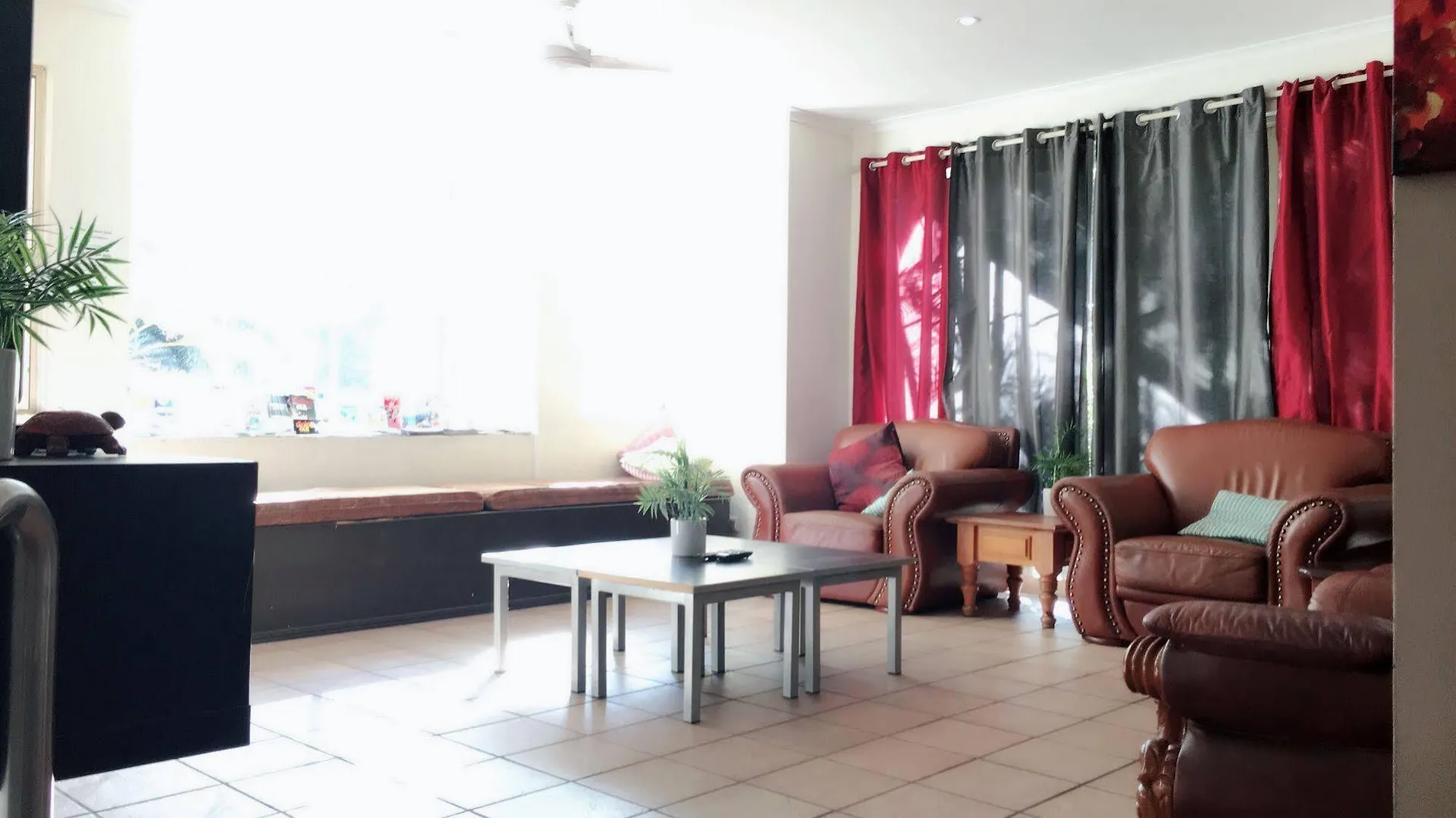 Hostal Gold Coast Hostel *