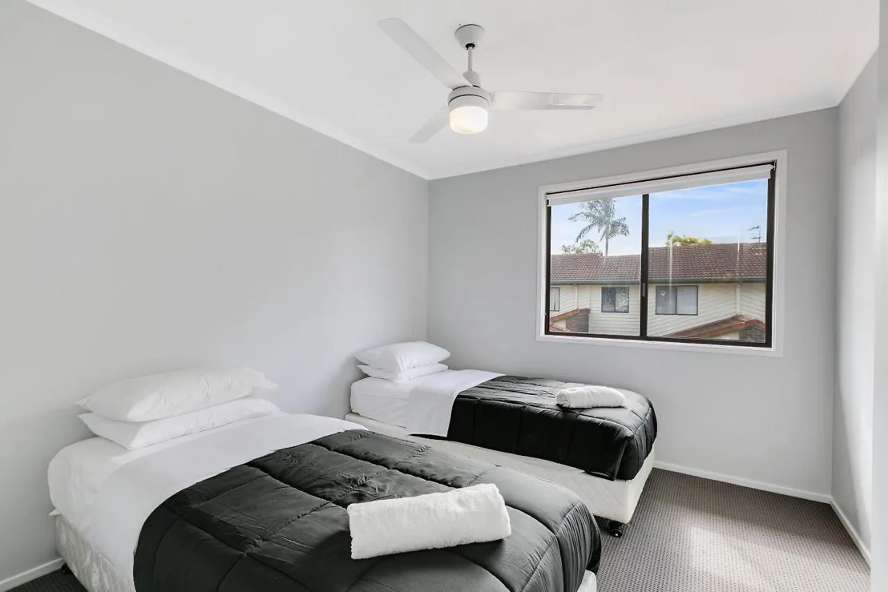Fountain View Estate - We Accommodate * 黄金海岸