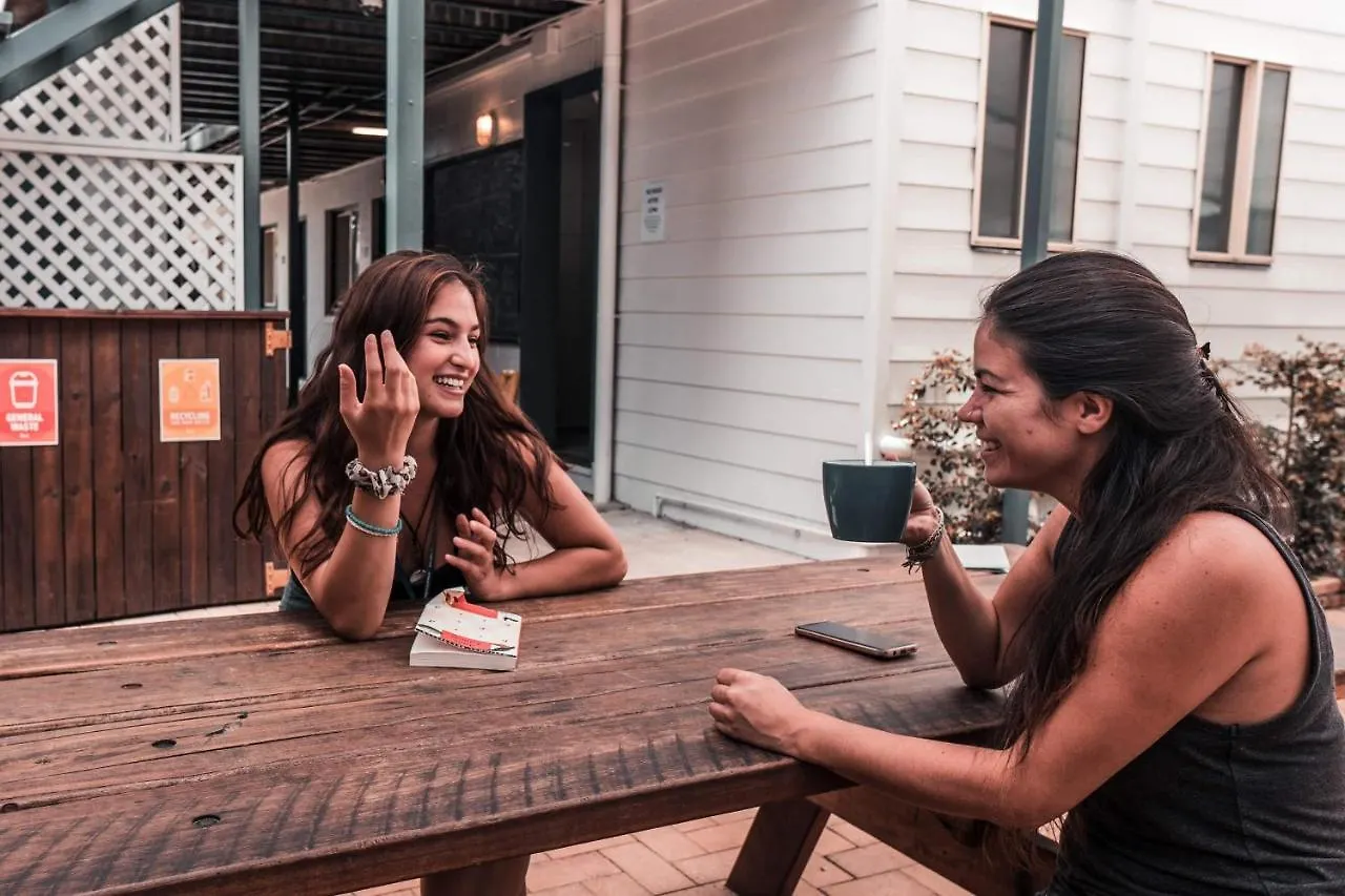 Hostel Budds In Surfers Backpackers