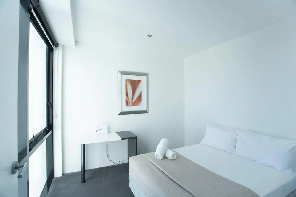Apartment Circle On Cavill - Hosted By Coastal Letting