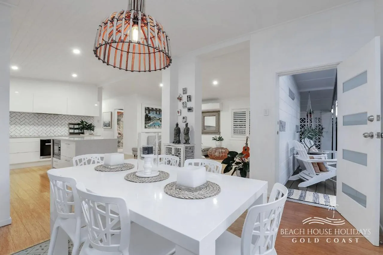 Miami Beachside Beach House Holiday home Gold Coast