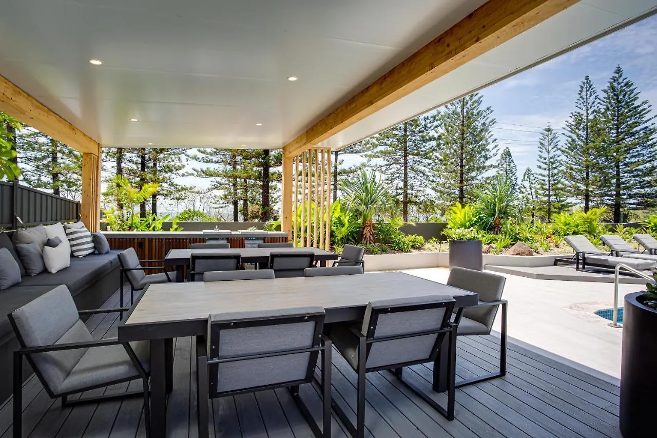 Burleigh Esplanade Aparthotel 4*