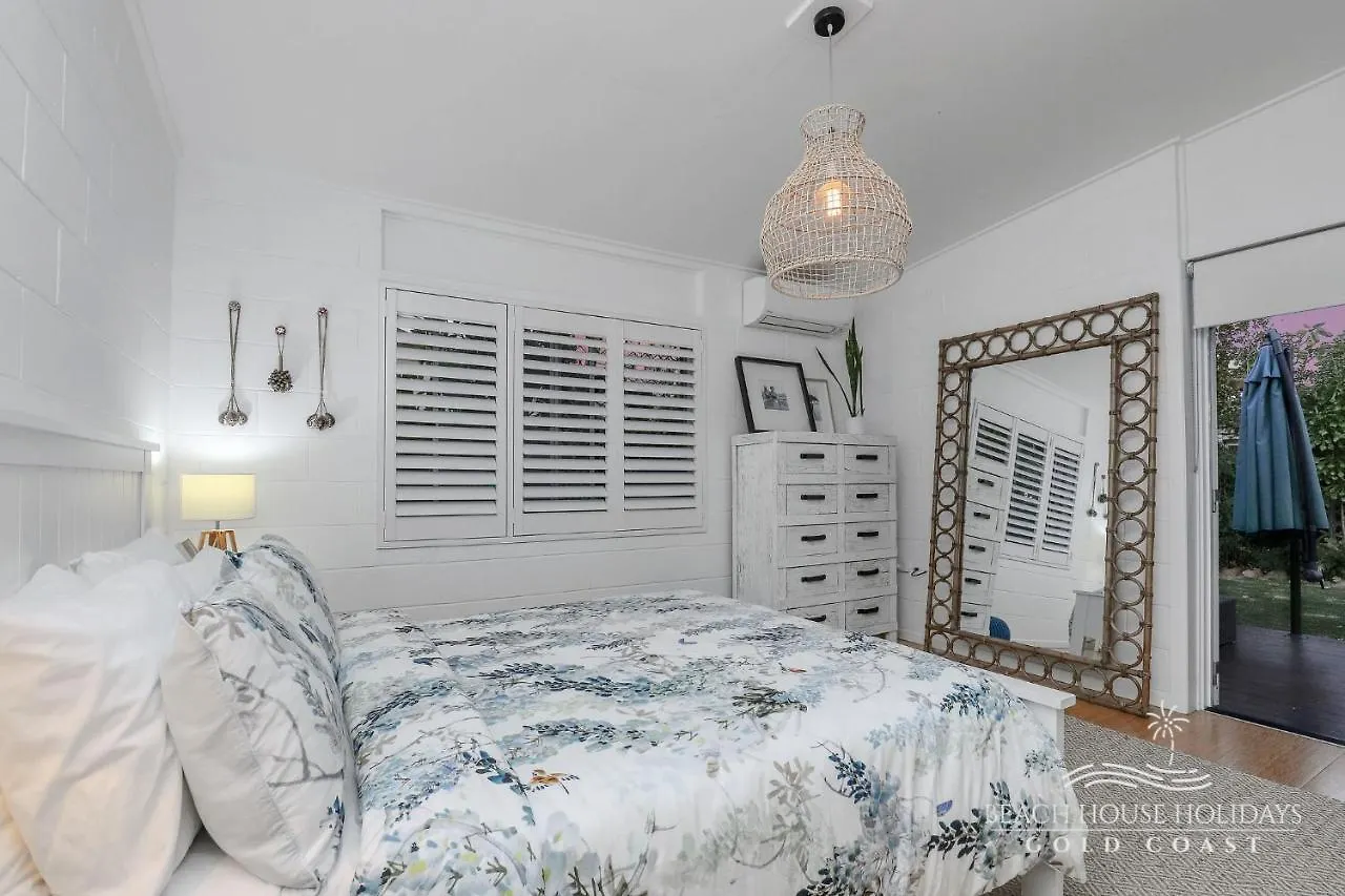 Miami Beachside Beach House Holiday home Gold Coast