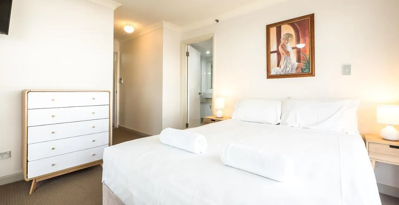 Victoria Square 4*