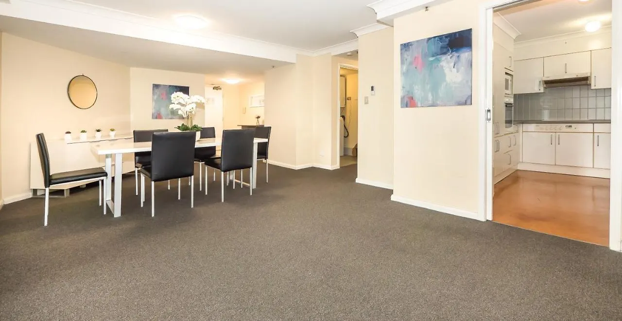 Aparthotel Victoria Square 4*