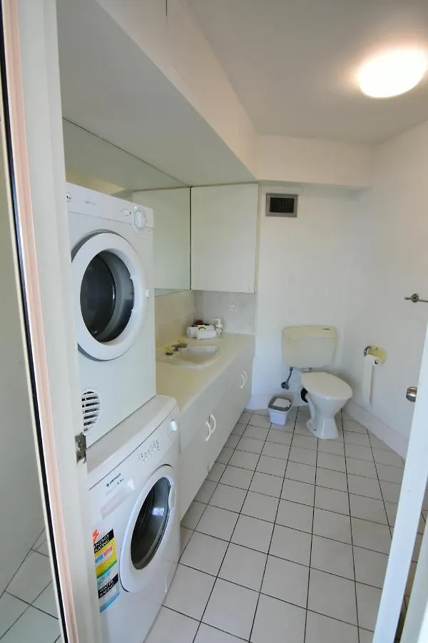 Aloha Surfers Paradise! Apartamento