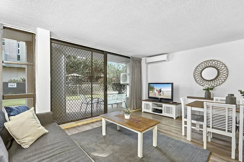 Aparthotel President - Absolute Beachfront Gold Coast