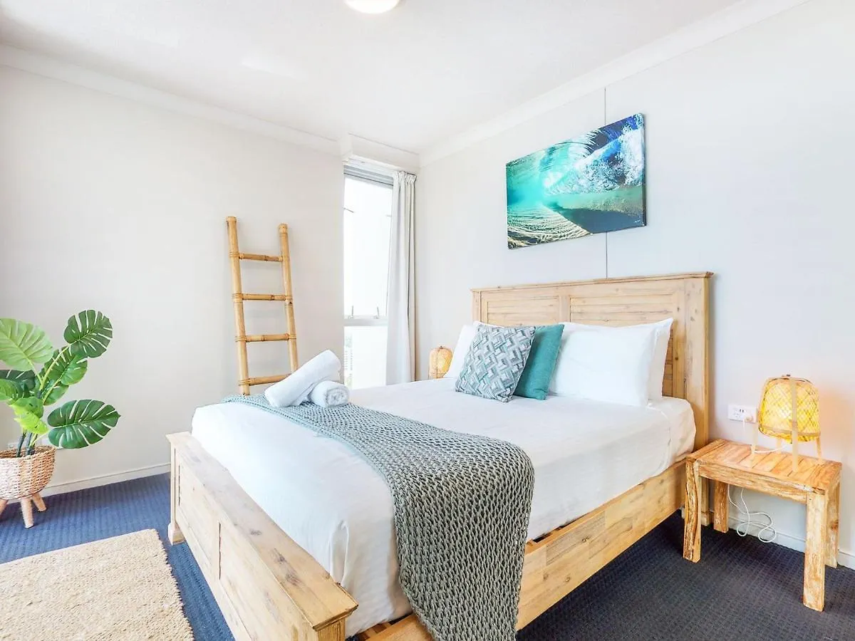 Modern 2br In Chevron Renaissance * Gold Coast