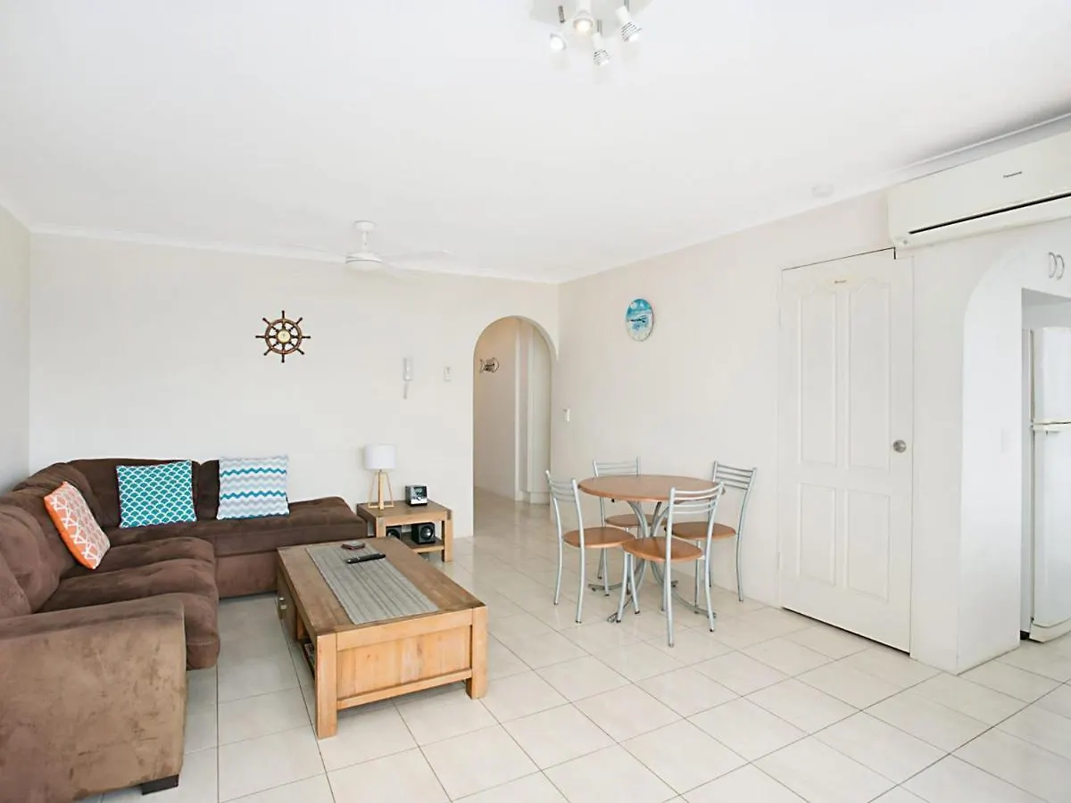 Apartment Kirra Gardens Unit 30 *