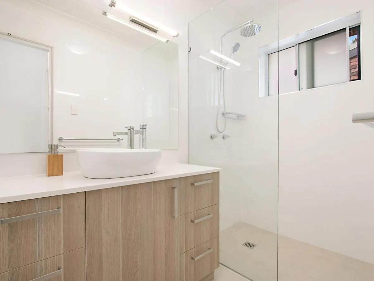 Apartmán Shoreside Unit 1 - Absolute Beachfront Ground Level Unit In Tugun - Wi-fi Included Gold Coast