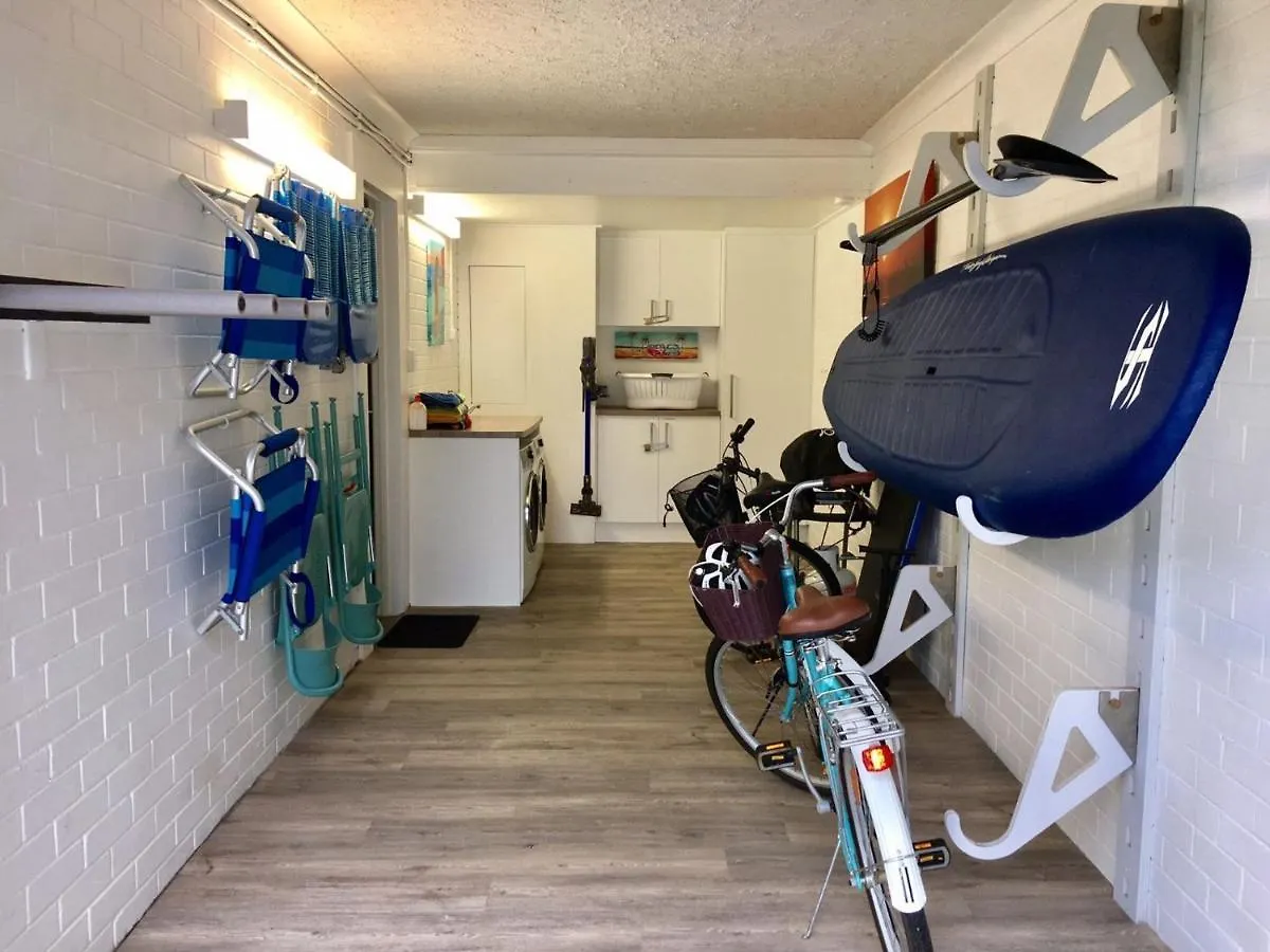 Shoreside Unit 1 - Absolute Beachfront Ground Level Unit In Tugun - Wi-fi Included * Gold Coast