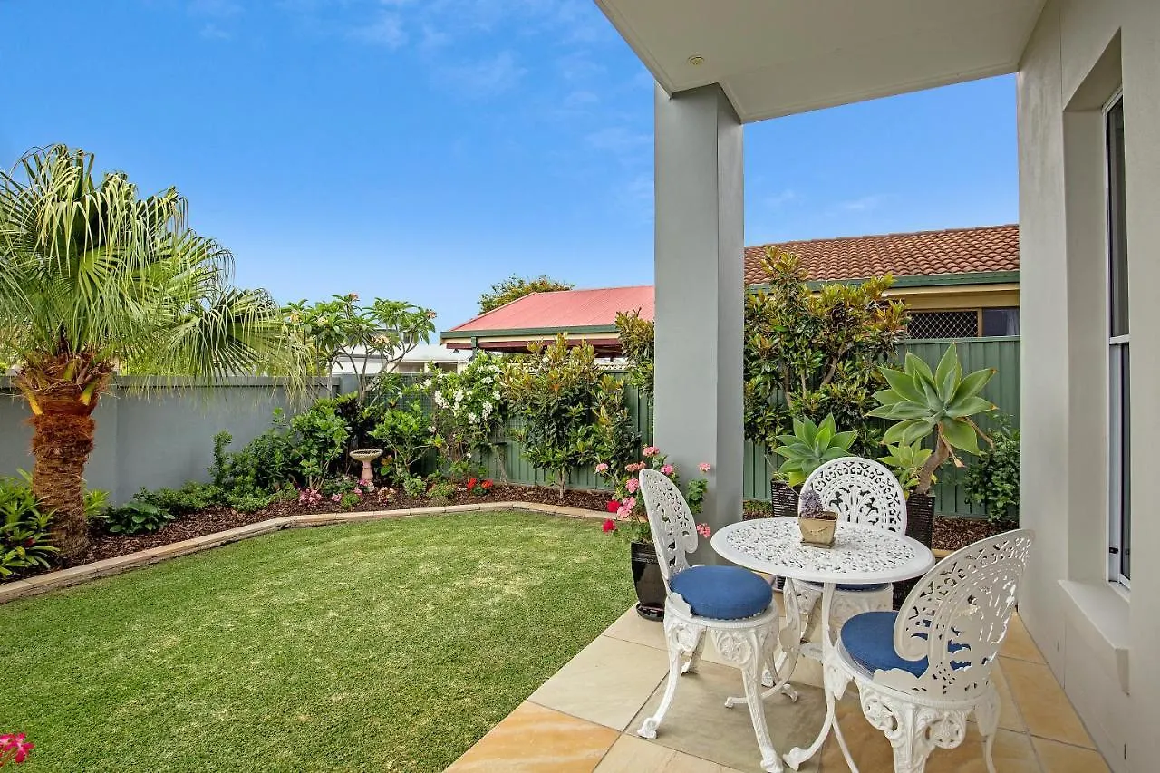 Guest house 5 Star Water Front Luxury, Ava Gold Coast