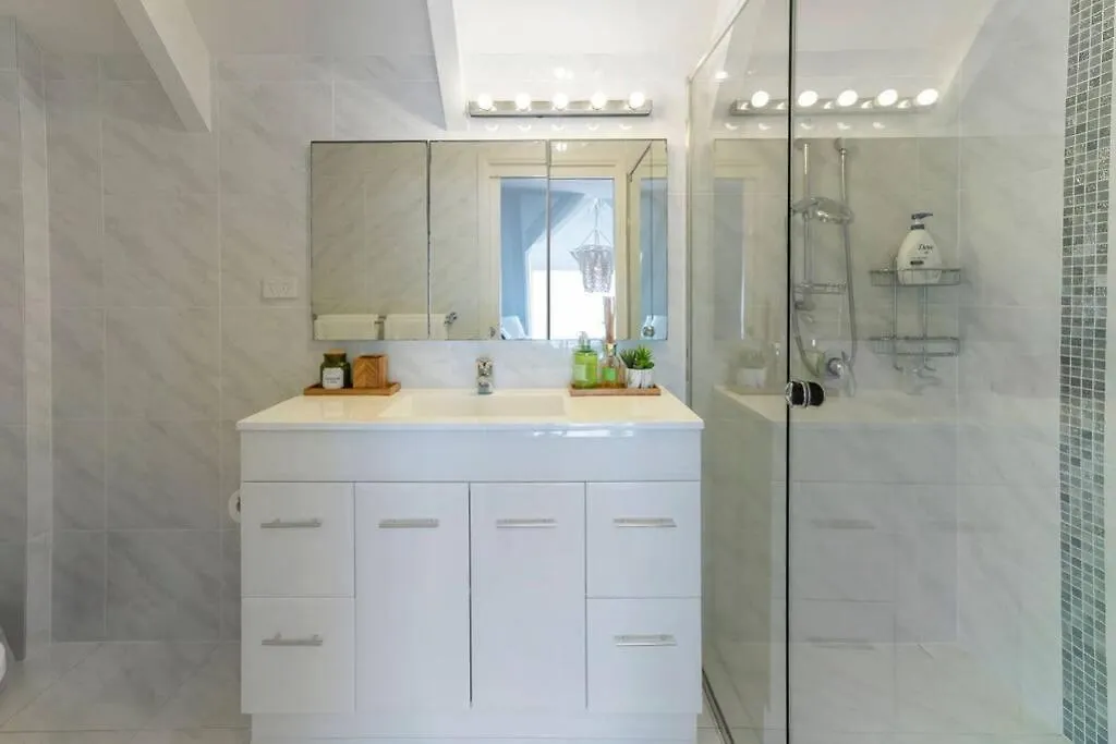 Absolute Beachfront Family Size * Gold Coast