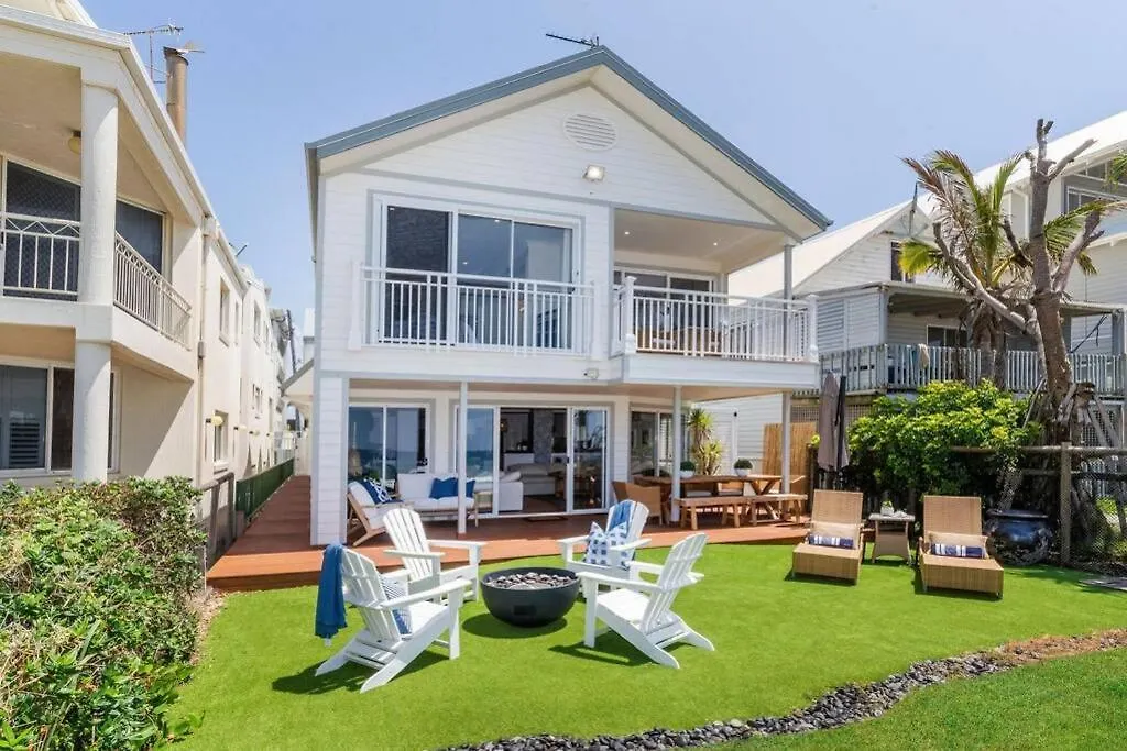 Absolute Beachfront Family Size