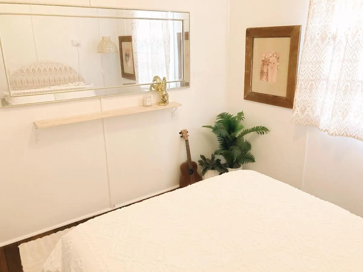 Boutique Vintage Styled Unit, Metres From Beach
