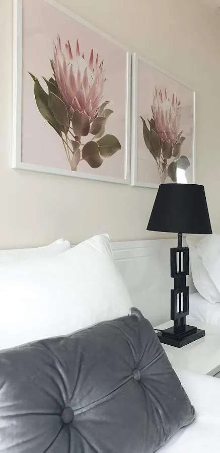 Crown Towers Private Apartment