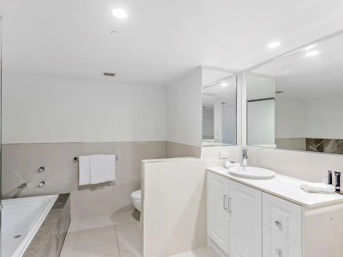 Apartment Crown Towers Superior 3 Bedroom - Coasthm Gold Coast