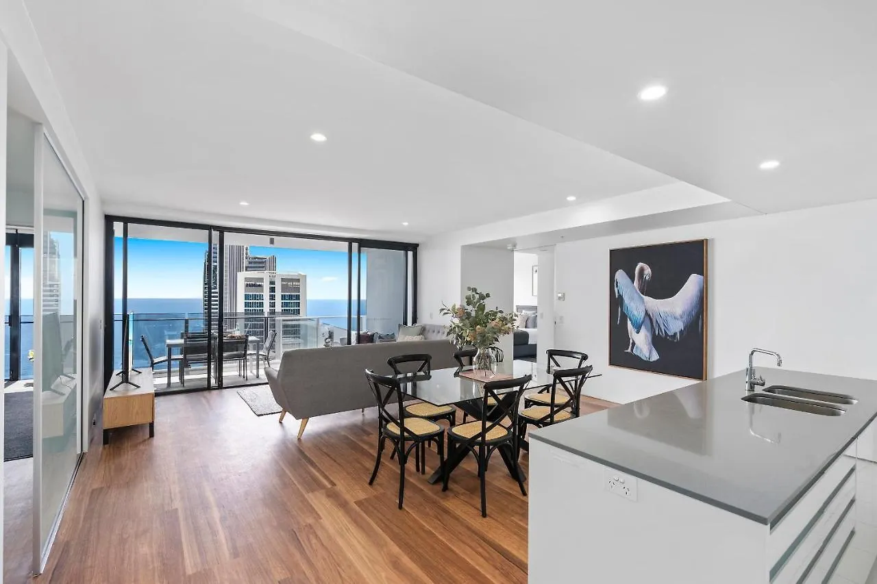 Apartment Circle On Cavill - Gclr *