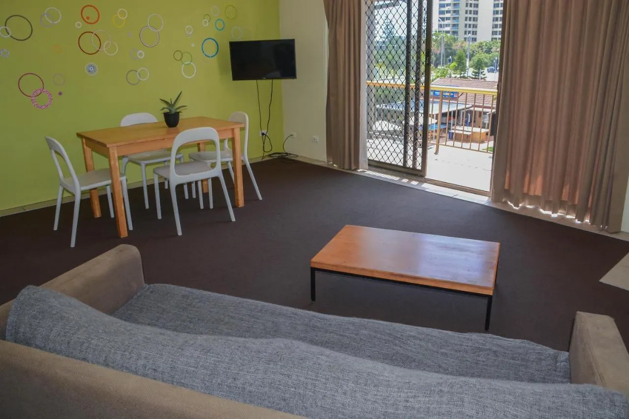 אכסניה Maxmee Backpackers גולד קוסט
