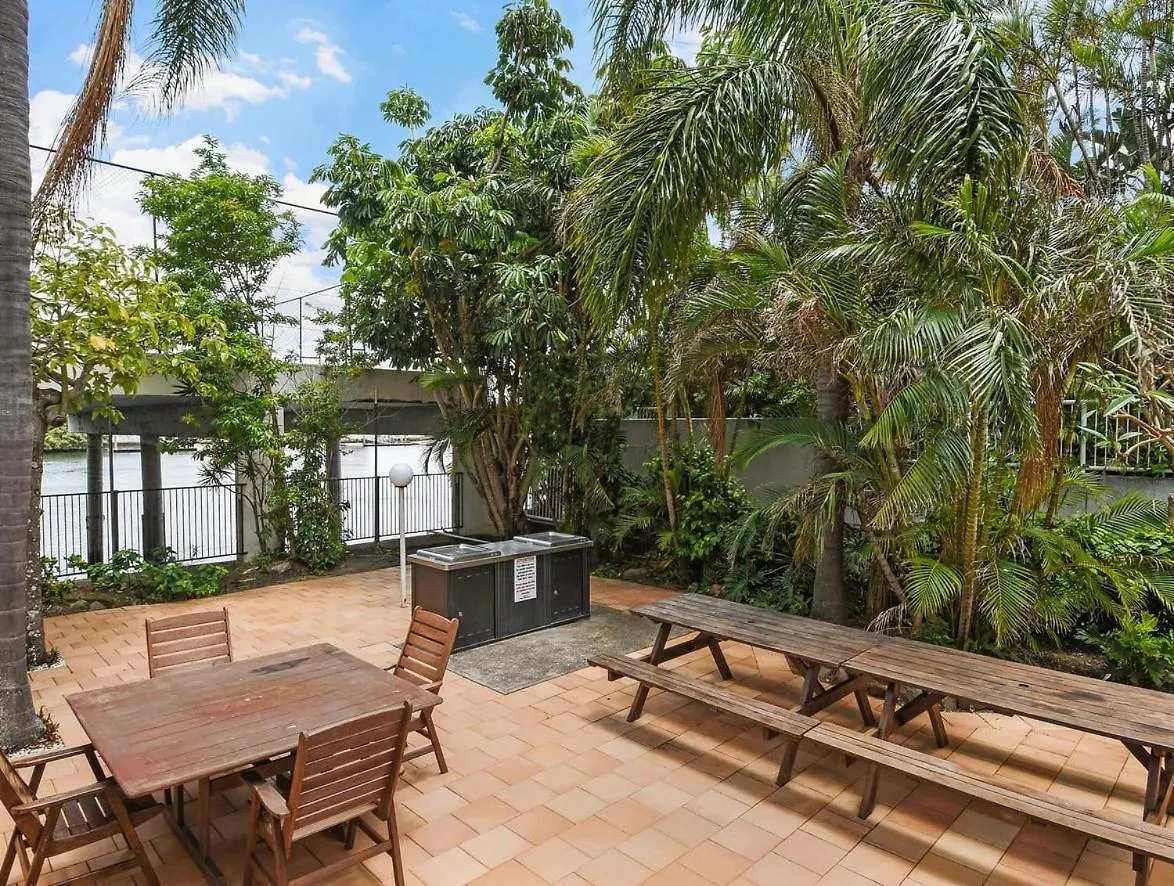 Relax With & River Views In 3br W/ Pool Apartment Gold Coast
